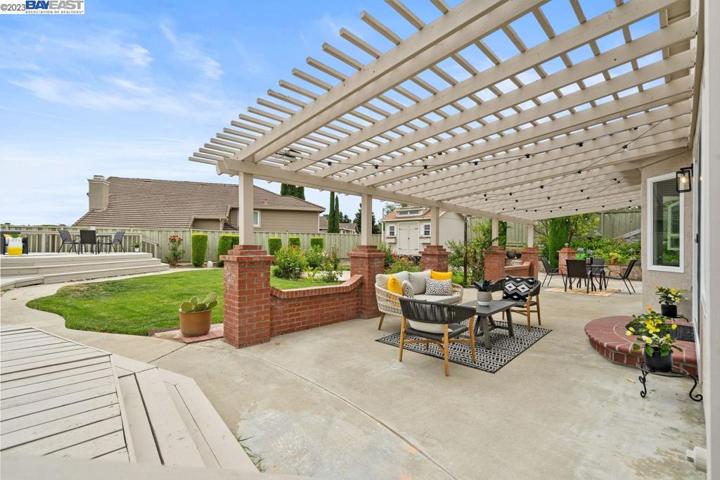 7437 Las Palmas Way, Dublin, California 94568