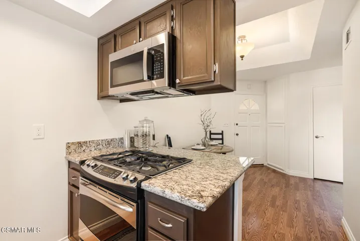 5728 Skyview Way Agoura Hills-large-012-
