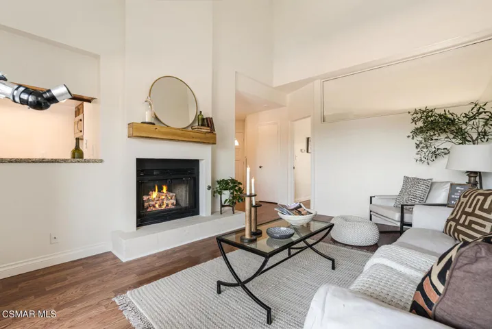 5728 Skyview Way Agoura Hills-large-005-