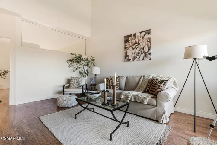 5728 Skyview Way Agoura Hills-large-004-