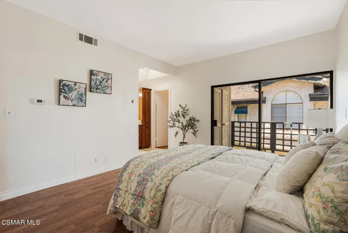 5728 Skyview Way Agoura Hills-large-016-