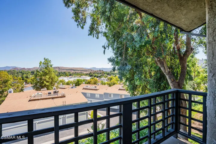 5728 Skyview Way Agoura Hills-large-009-