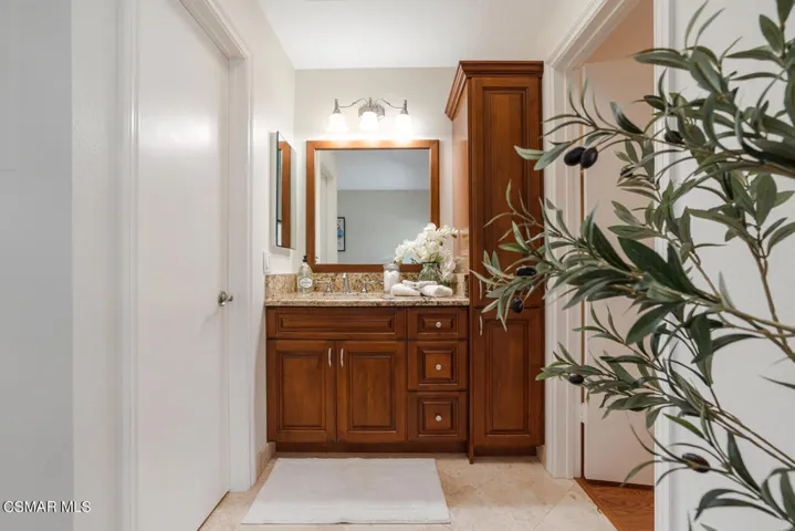 5728 Skyview Way Agoura Hills-large-017-