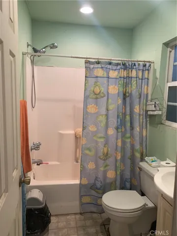 Garage Full Bathroom