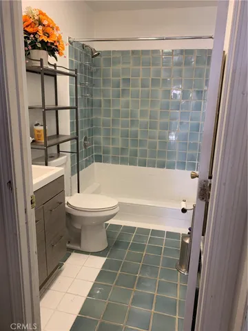 Tenant's Three Quarter Bathroom