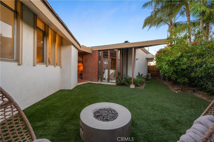 5281 E El Roble Street, Long Beach, California 90815