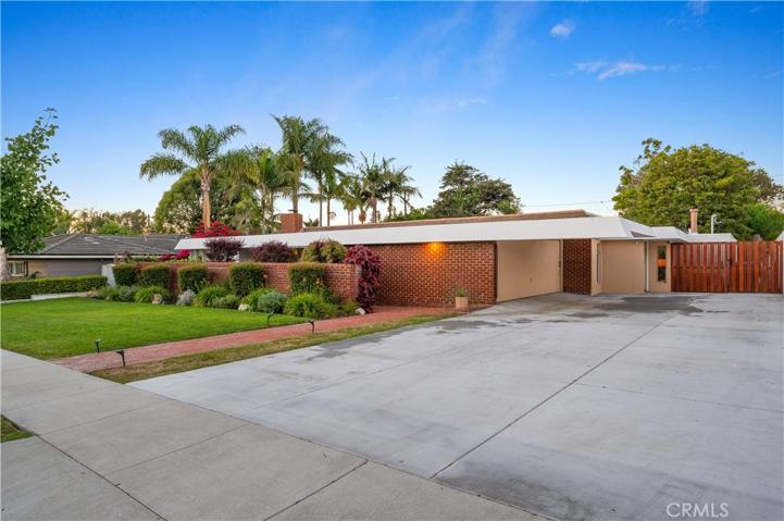 5281 E El Roble Street, Long Beach, California 90815