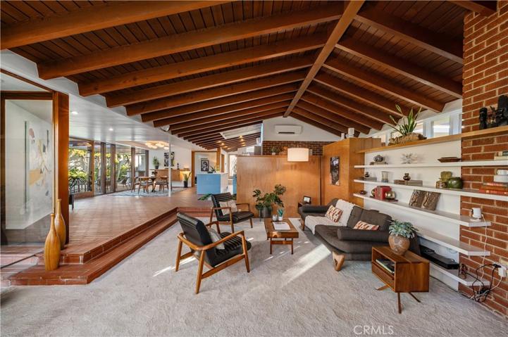 5281 E El Roble Street, Long Beach, California 90815