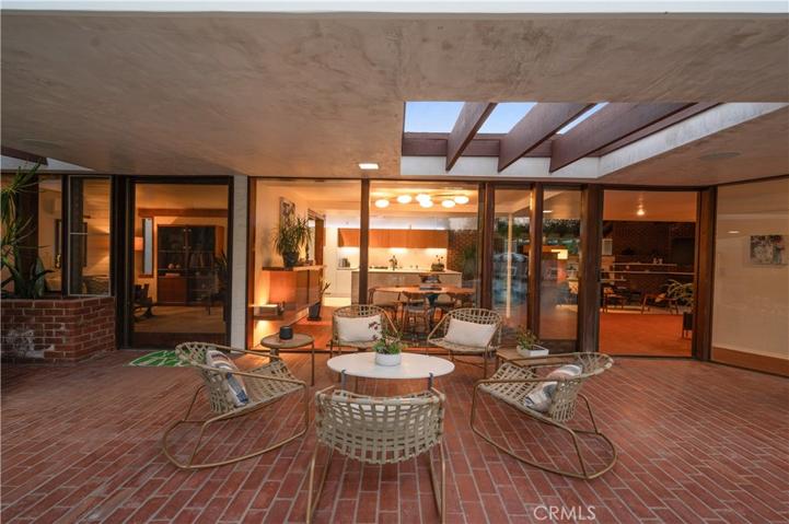 5281 E El Roble Street, Long Beach, California 90815