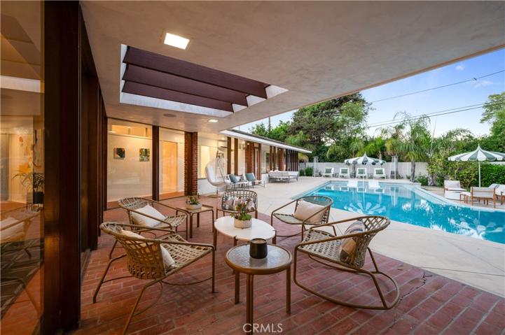 5281 E El Roble Street, Long Beach, California 90815
