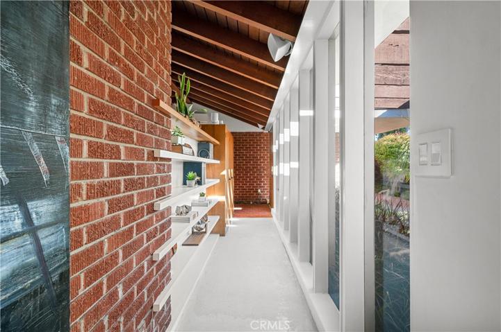 5281 E El Roble Street, Long Beach, California 90815