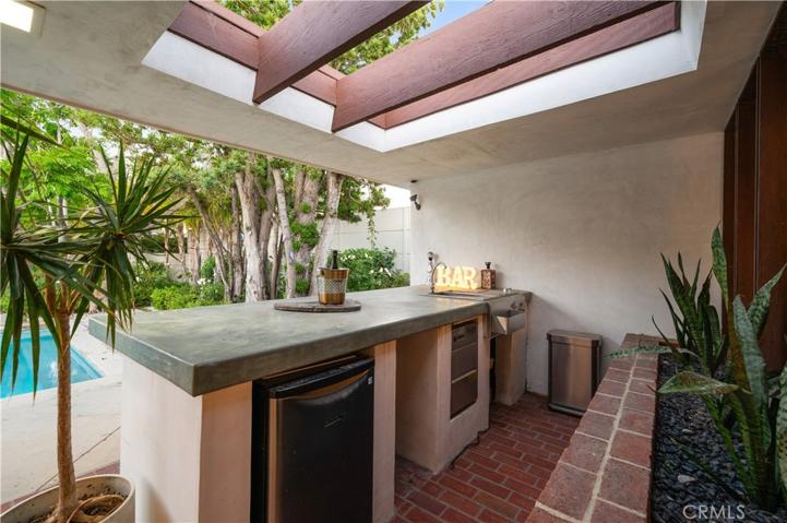 5281 E El Roble Street, Long Beach, California 90815