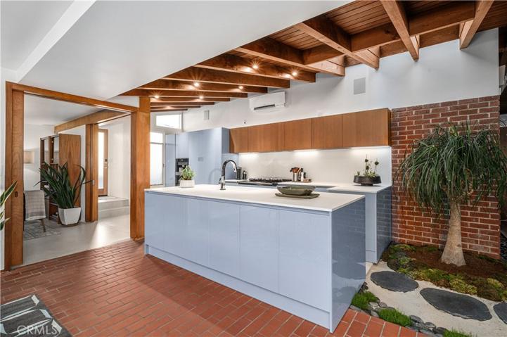 5281 E El Roble Street, Long Beach, California 90815