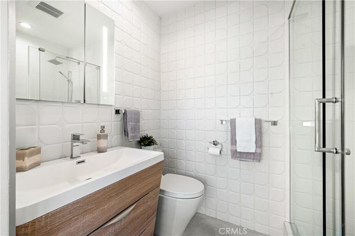 5281 E El Roble Street, Long Beach, California 90815