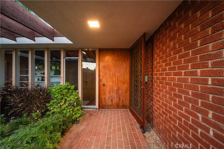 5281 E El Roble Street, Long Beach, California 90815