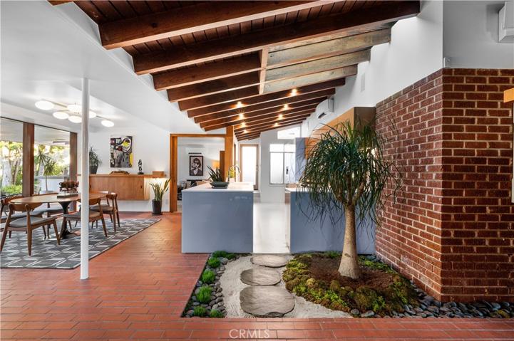 5281 E El Roble Street, Long Beach, California 90815