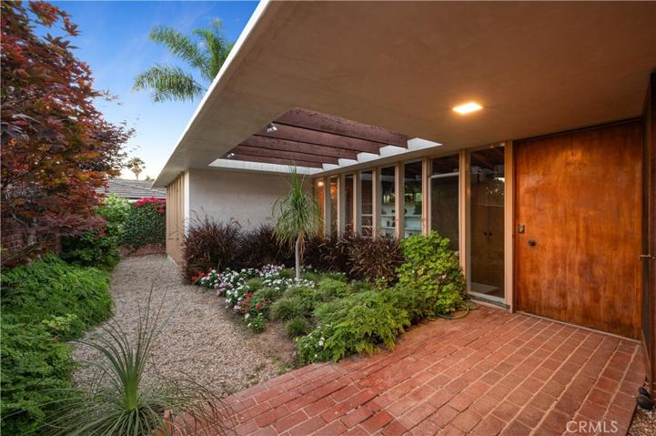 5281 E El Roble Street, Long Beach, California 90815
