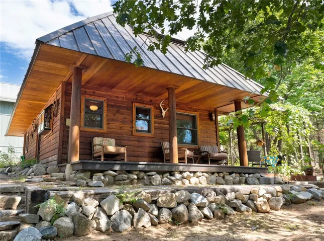 1216 Yosemite Way, Yosemite, California 95389