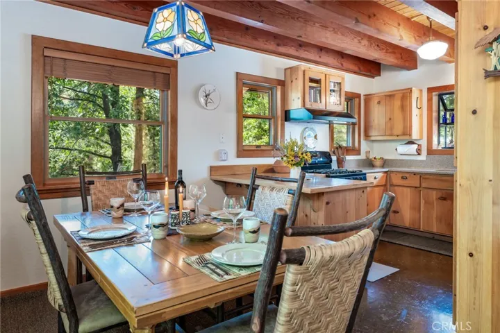 1216 Yosemite Way, Yosemite, California 95389