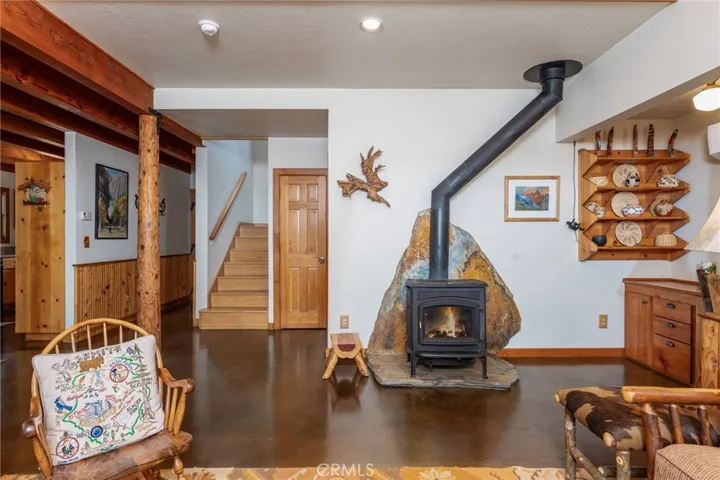 1216 Yosemite Way, Yosemite, California 95389