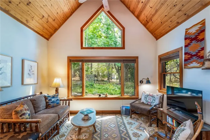 1216 Yosemite Way, Yosemite, California 95389