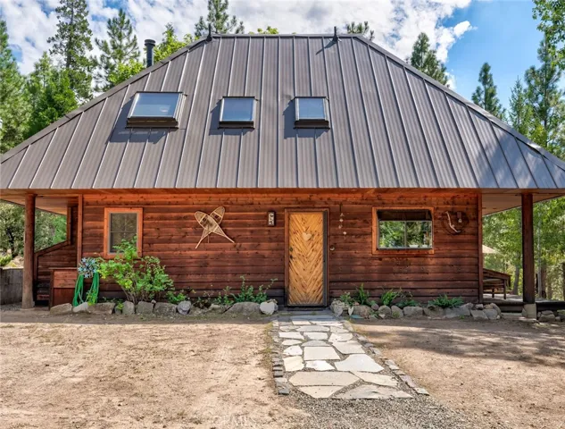 1216 Yosemite Way, Yosemite, California 95389