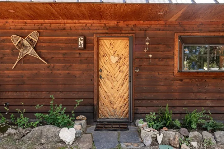1216 Yosemite Way, Yosemite, California 95389