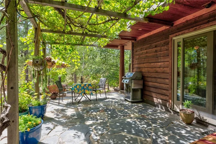 1216 Yosemite Way, Yosemite, California 95389
