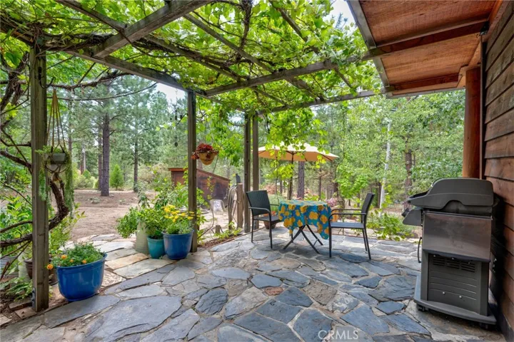 1216 Yosemite Way, Yosemite, California 95389