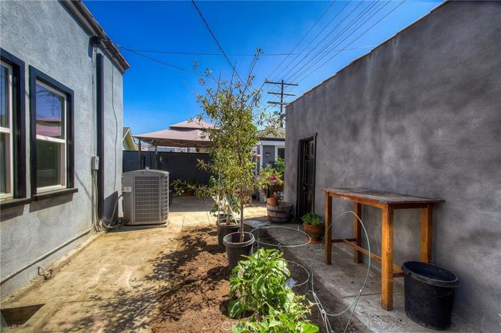 1456 W 89th Street, Los Angeles, California 90047