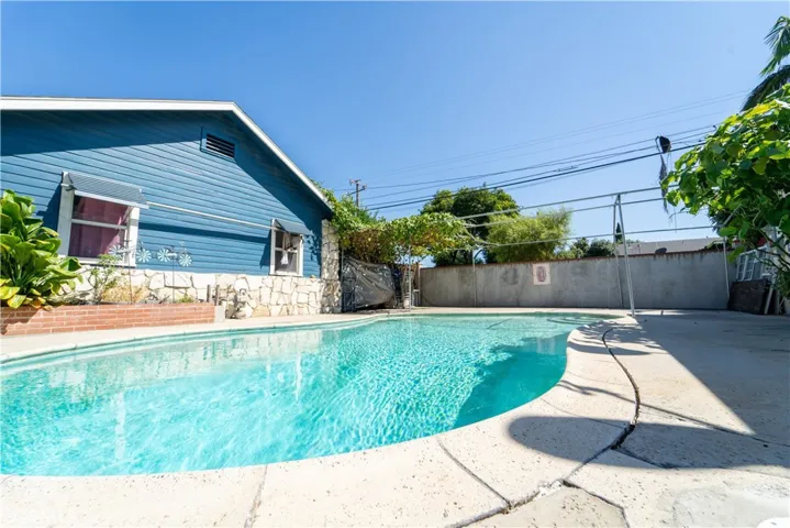 2205 Saturn Avenue, Huntington Park, California 90255