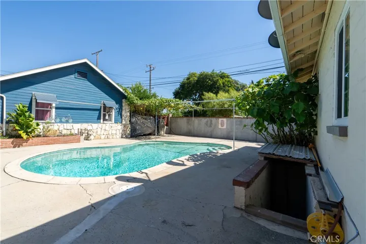 2205 Saturn Avenue, Huntington Park, California 90255