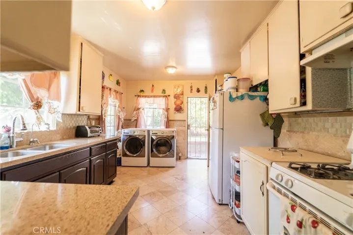 2205 Saturn Avenue, Huntington Park, California 90255