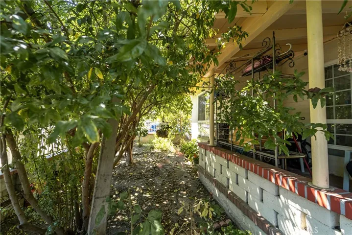 2205 Saturn Avenue, Huntington Park, California 90255