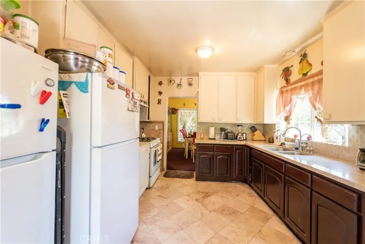 2205 Saturn Avenue, Huntington Park, California 90255