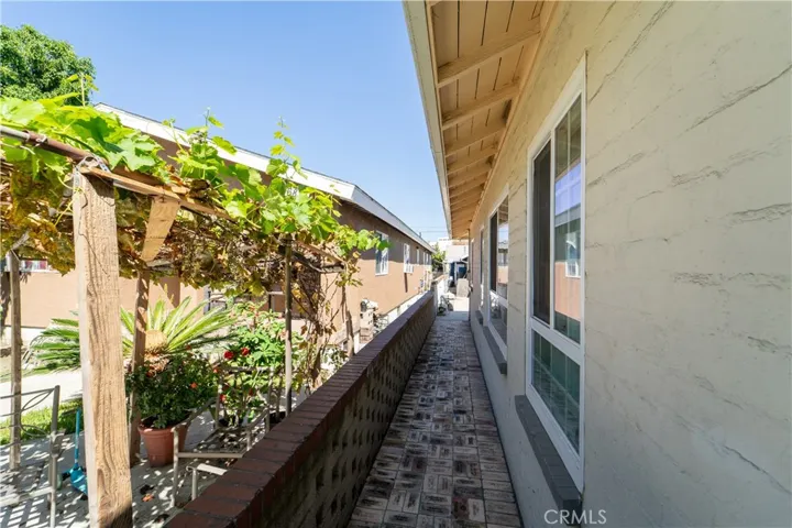 2205 Saturn Avenue, Huntington Park, California 90255