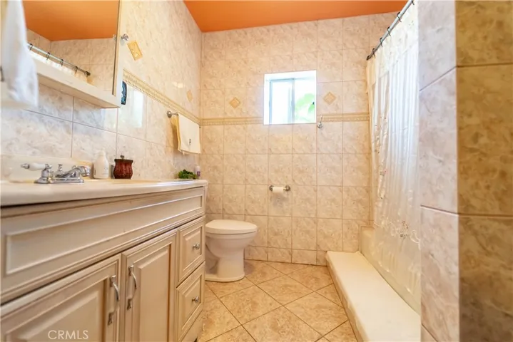 2205 Saturn Avenue, Huntington Park, California 90255