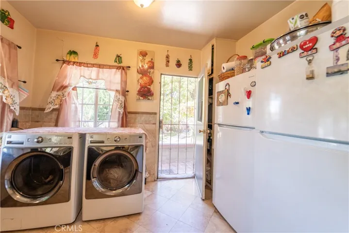 2205 Saturn Avenue, Huntington Park, California 90255
