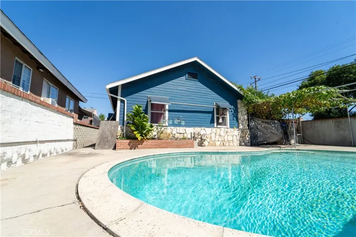 2205 Saturn Avenue, Huntington Park, California 90255