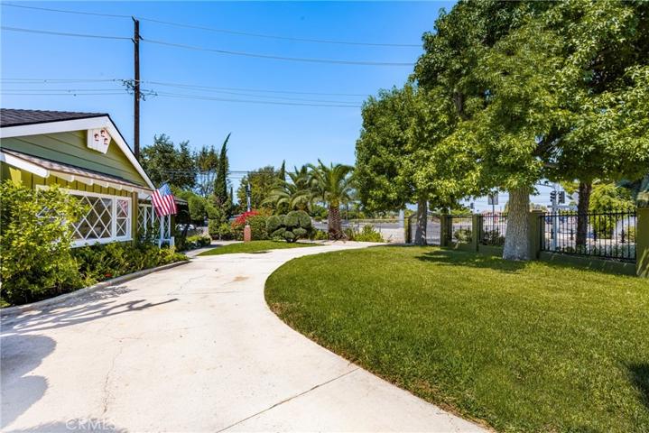Circular driveway
