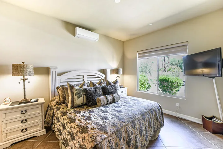 81465 Avenida Montura-48