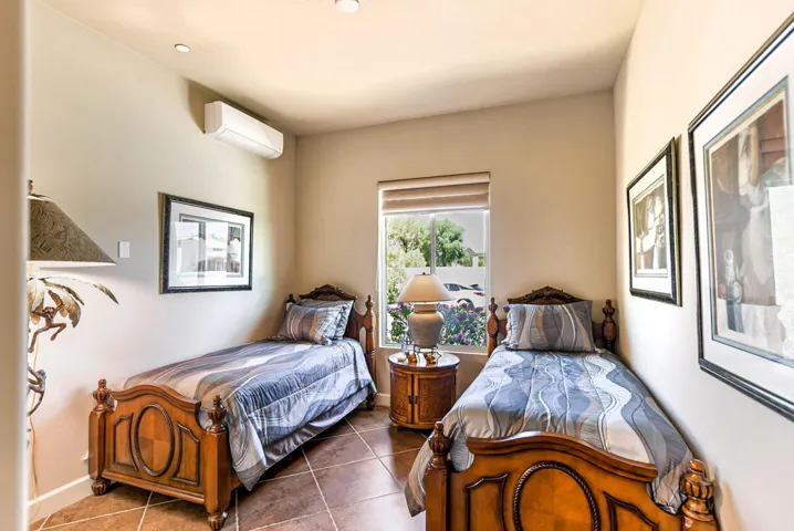 81465 Avenida Montura-44