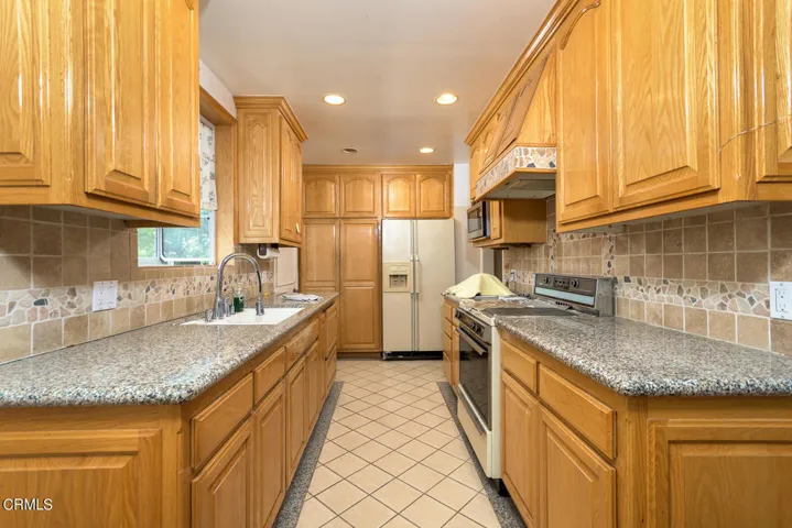 GYP_10337 Pinyon Ave_013_MLS