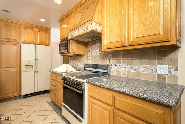 GYP_10337 Pinyon Ave_015_MLS