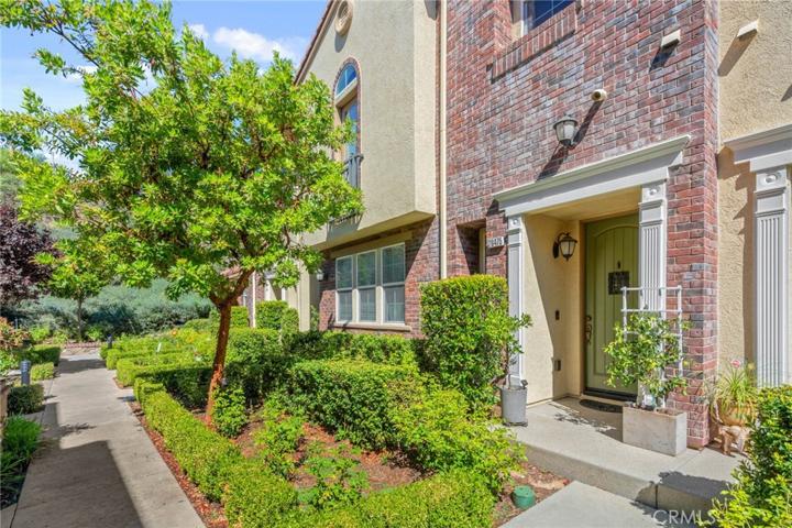 28475 Herrera Street, Valencia, California 91354