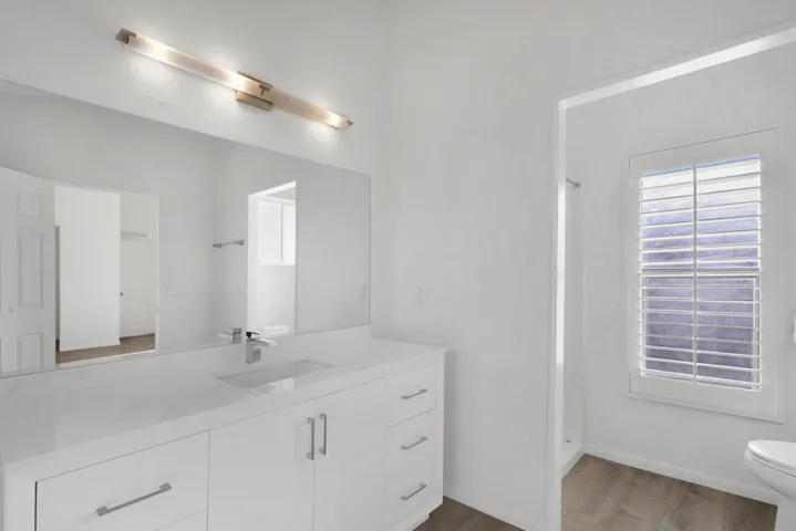 Main Bathroom 2