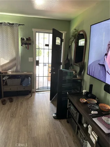 1439 Dennis Living Room