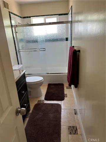 1437  Dennis Hall Bathroom