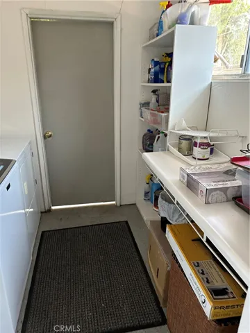 1437 Dennis Laundry Room