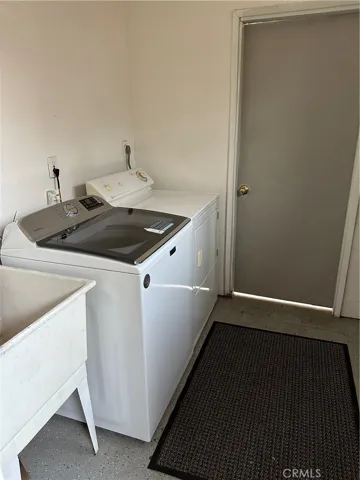 1437 Dennis Laundry Room